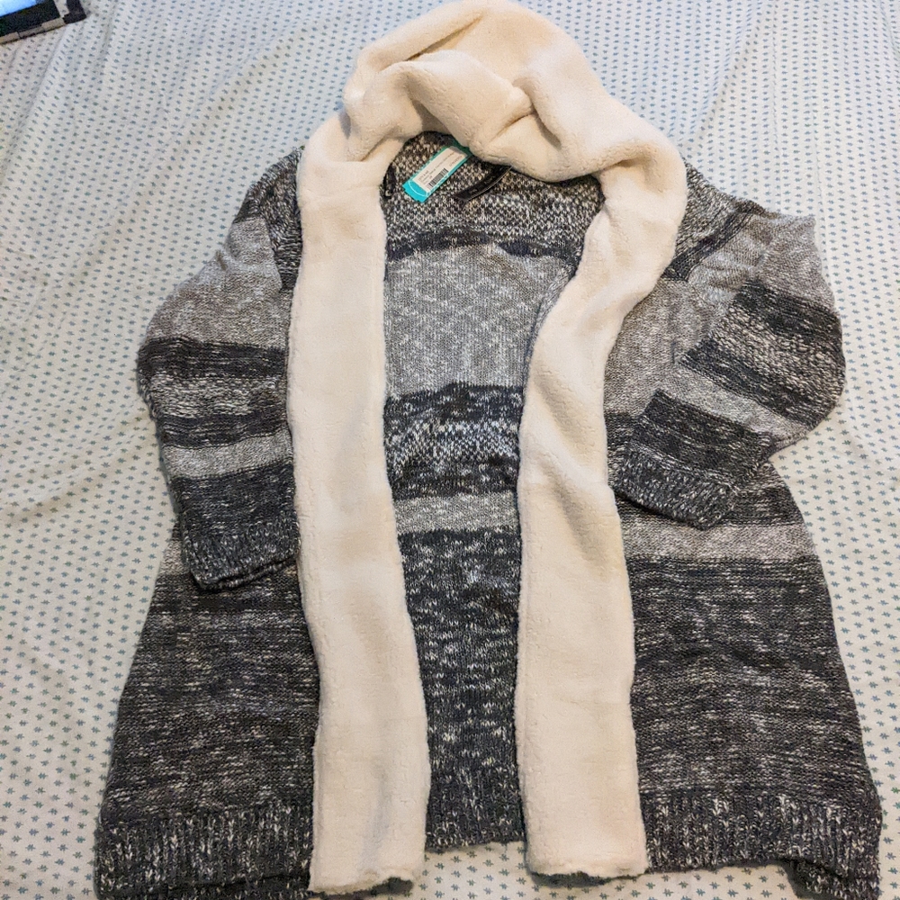 *NWT* Lety & Me Sherpa trim hooded cardigan